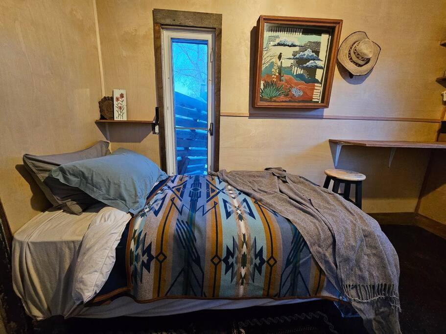 Blue Dog Accommodations Eastend Zewnętrze zdjęcie